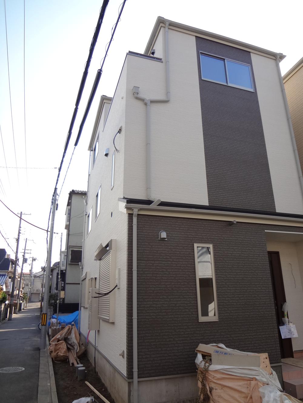 Local appearance photo. Building 3! Is a corner lot!