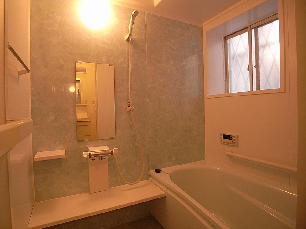 Bathroom. Indoor (11 May 2013) Shooting Bathroom renovated in April 2013