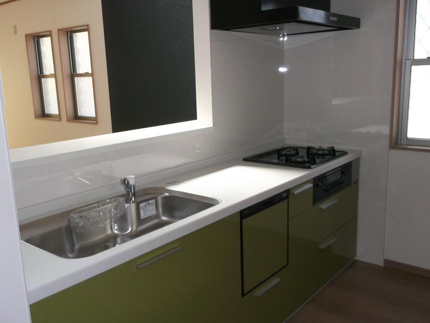 Kitchen. Indoor (04 May 2013) Shooting