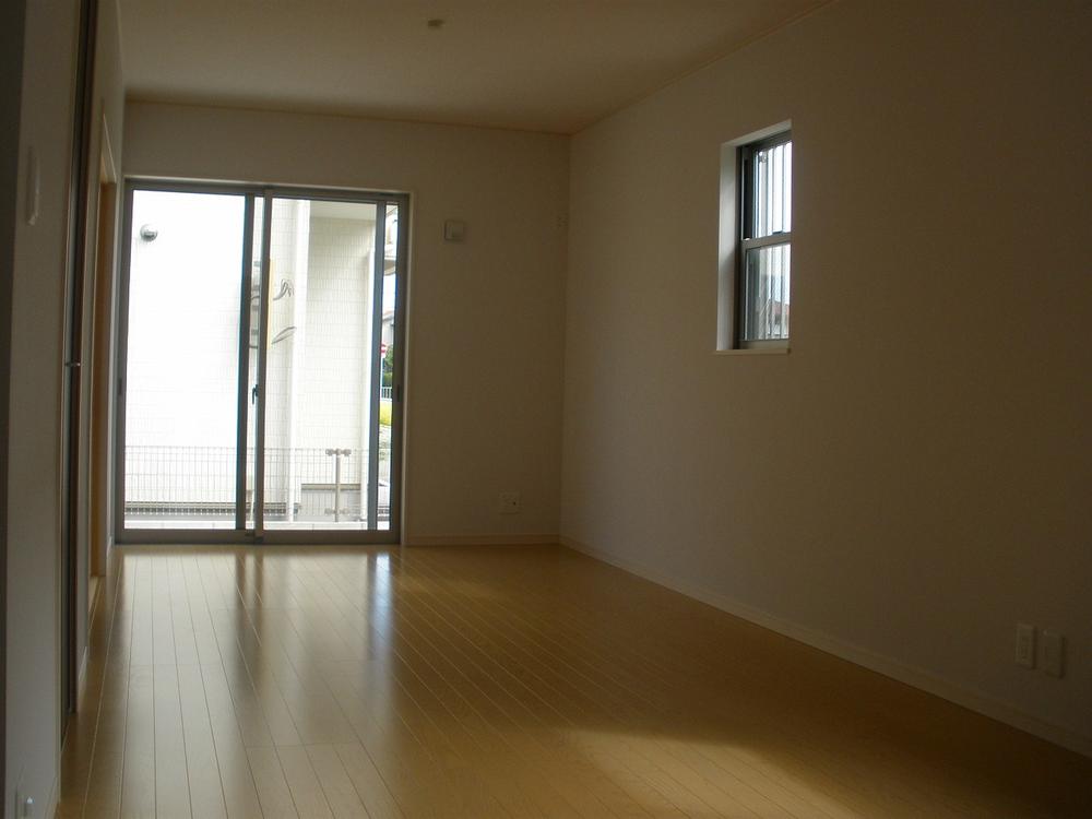 Living. Same specifications