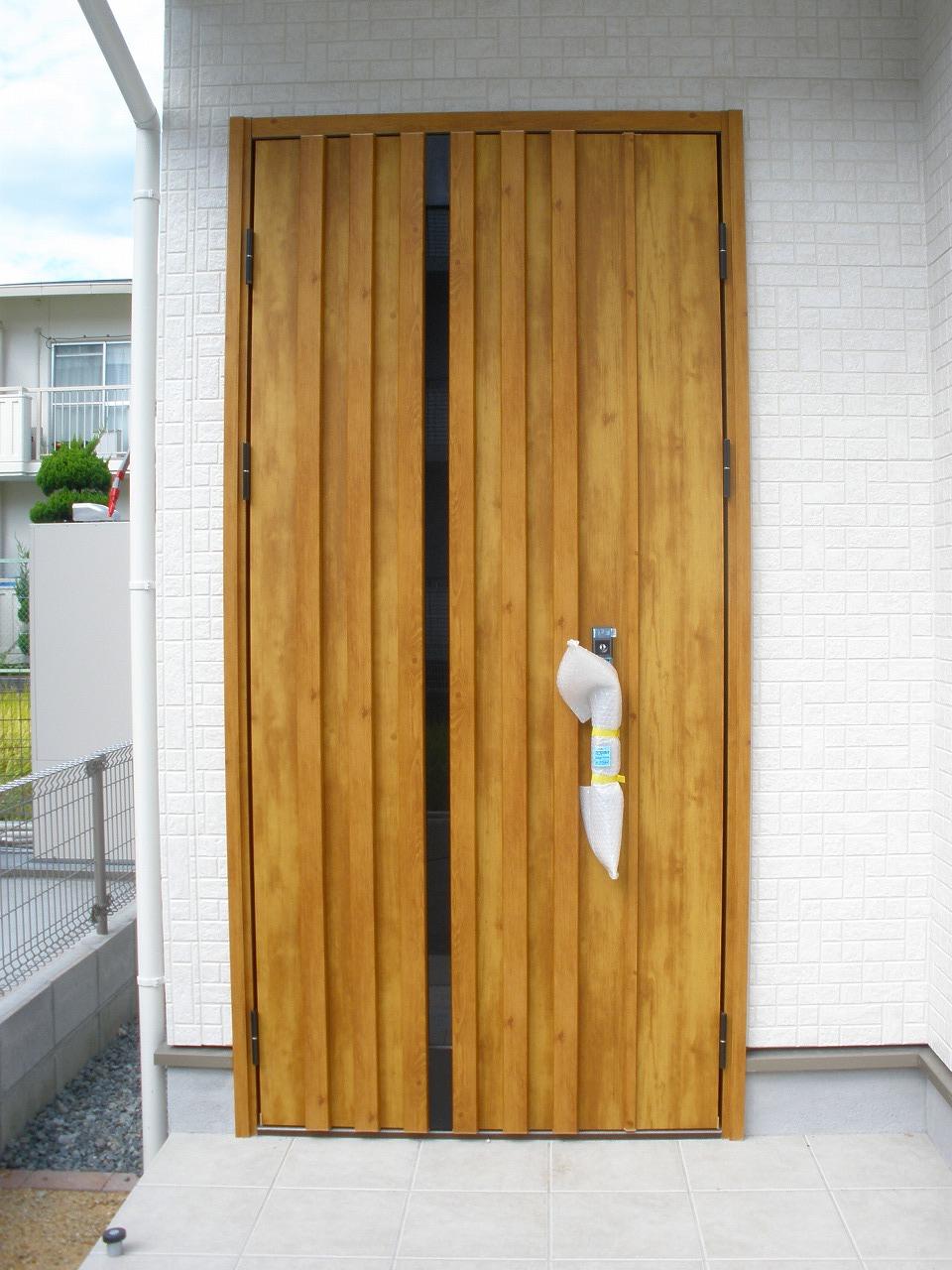 Entrance. Same specifications