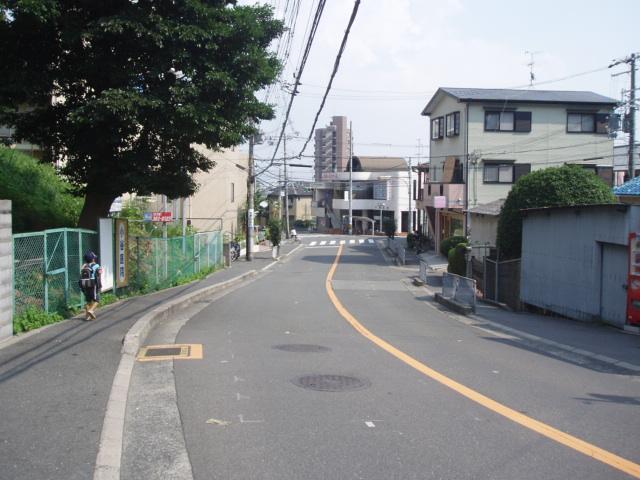 Local photos, including front road. Sidewalk has also been developed, It is recommended to Have you started being a child-rearing.