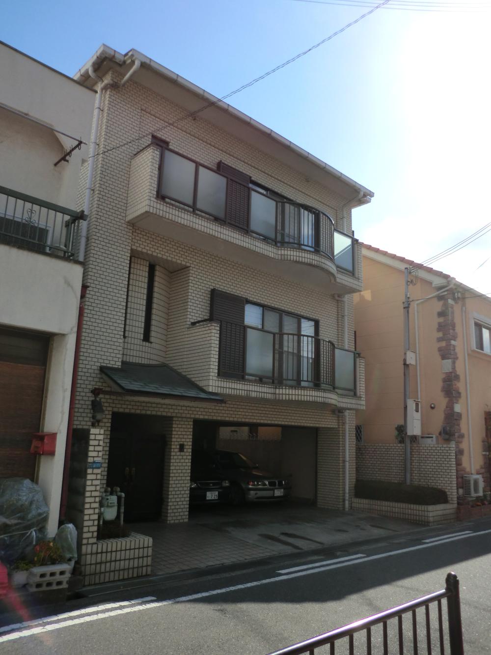 Local appearance photo