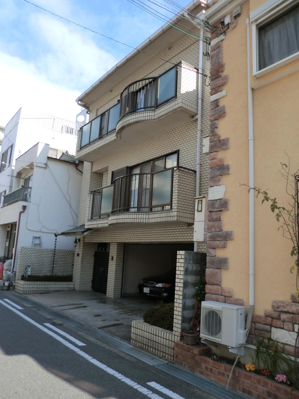 Local appearance photo