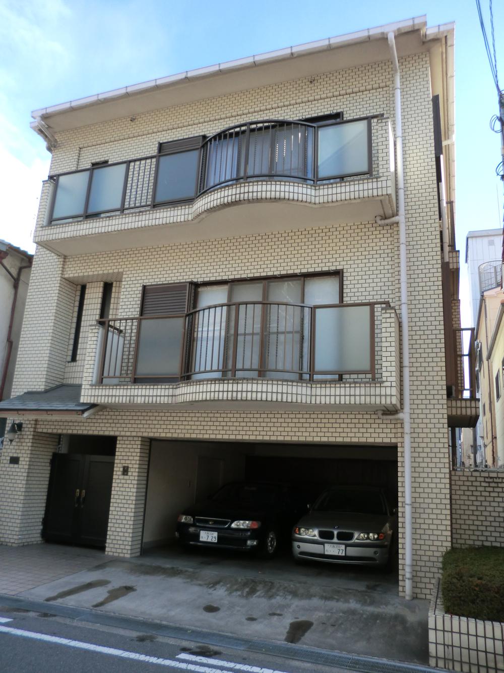 Local appearance photo