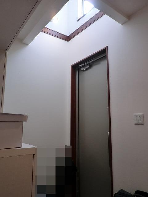 Entrance. Local (05 May 2013) Shooting