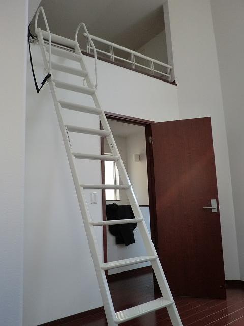 Non-living room. Indoor (05 May 2013) Shooting