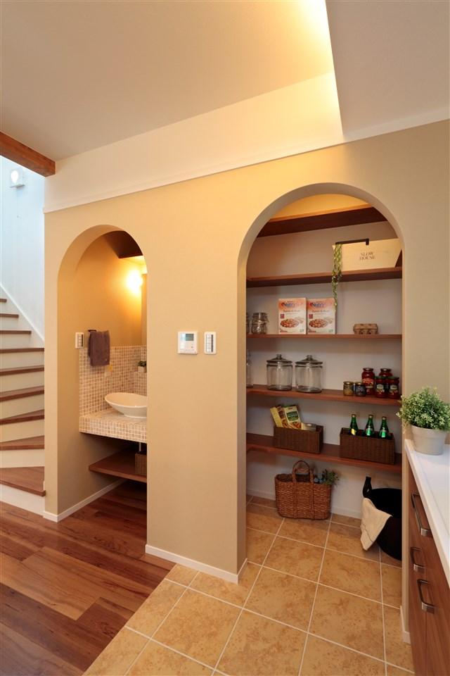 Building plan example (introspection photo).  [Our construction cases] The kitchen is next to two of the arch. Basin corner glad to, such as one in the morning ready, The other one is pantry, or the like can the store plenty of food stock up. It is us to up the living ease of function.