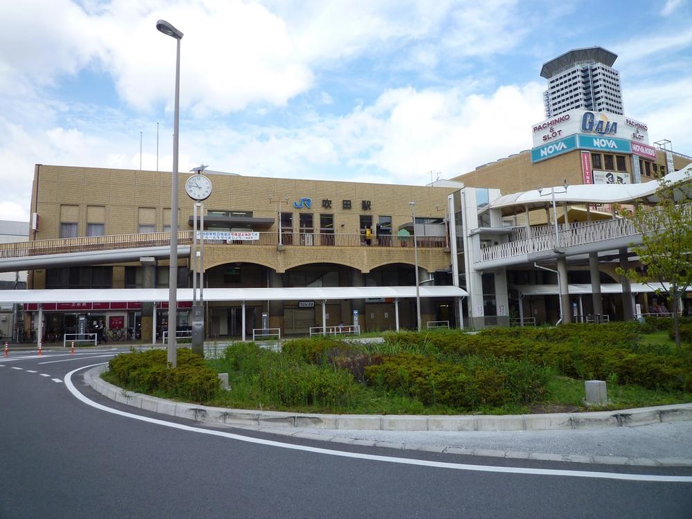 station. 1250m until JR Suita Station