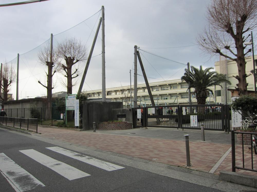 Primary school. 574m to Suita Municipal Suita second elementary school