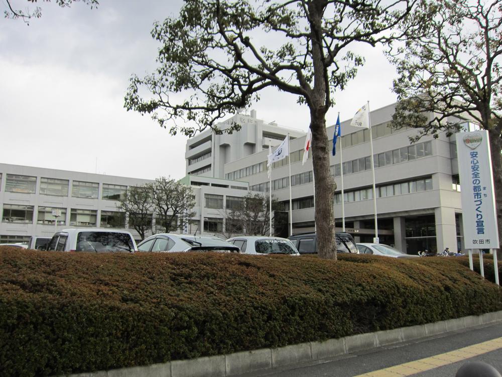 Government office. 570m to Suita City Hall