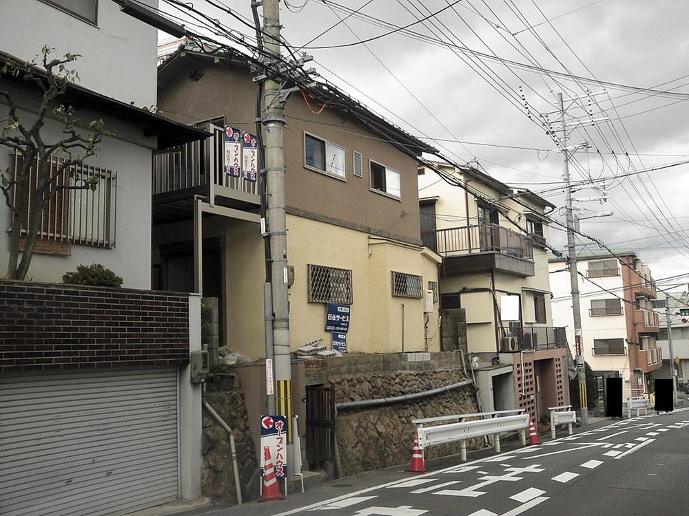 Local photos, including front road. Local (December 7, 2013) Shooting