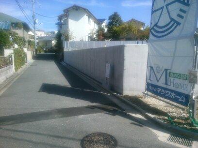 Local photos, including front road. Current state 2013 November shooting