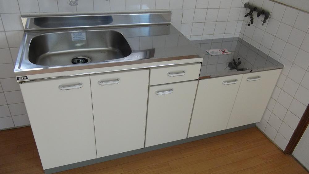 Kitchen. The second floor is the kitchen. 