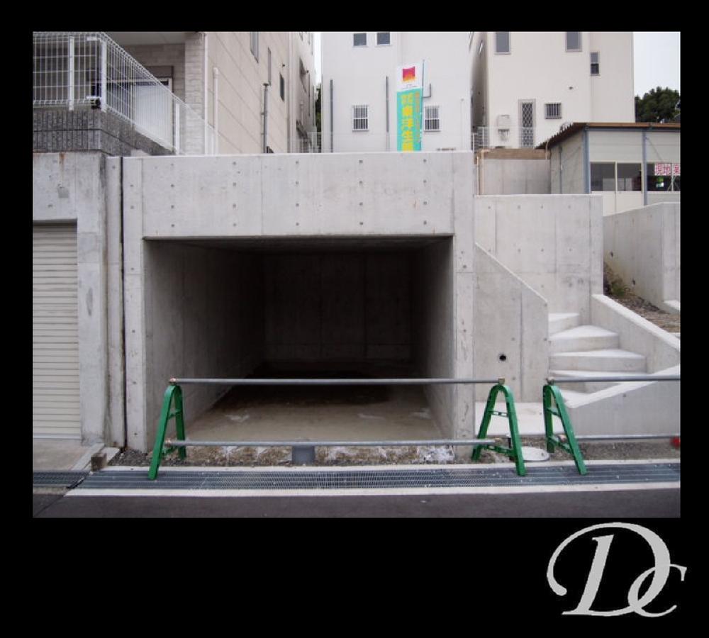 Local appearance photo. Garage digging