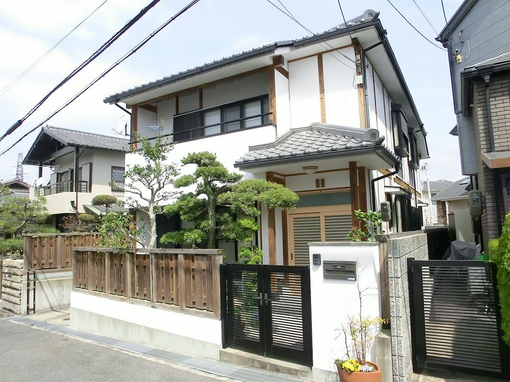 Local appearance photo. Local (03 May 2013) Shooting