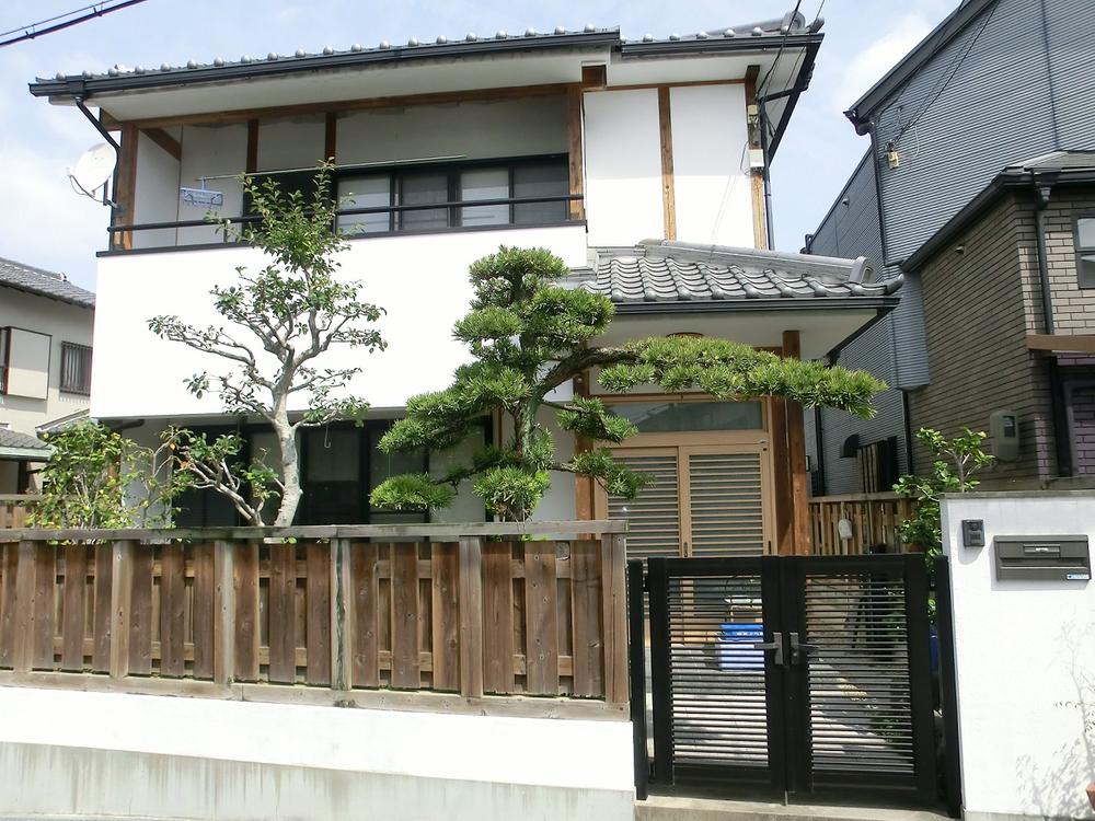 Local appearance photo. Local (03 May 2013) Shooting