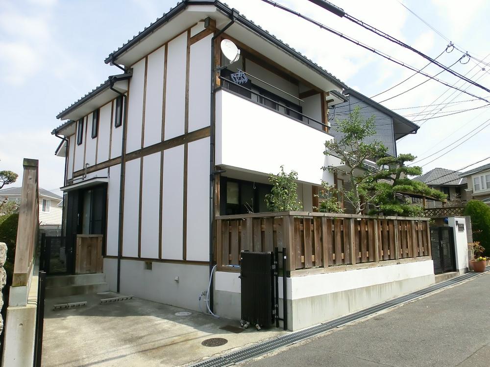 Local appearance photo. Local (03 May 2013) Shooting