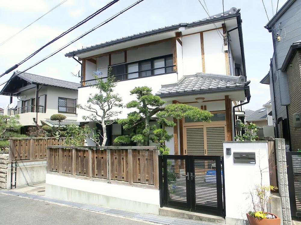 Local appearance photo. Local (03 May 2013) Shooting