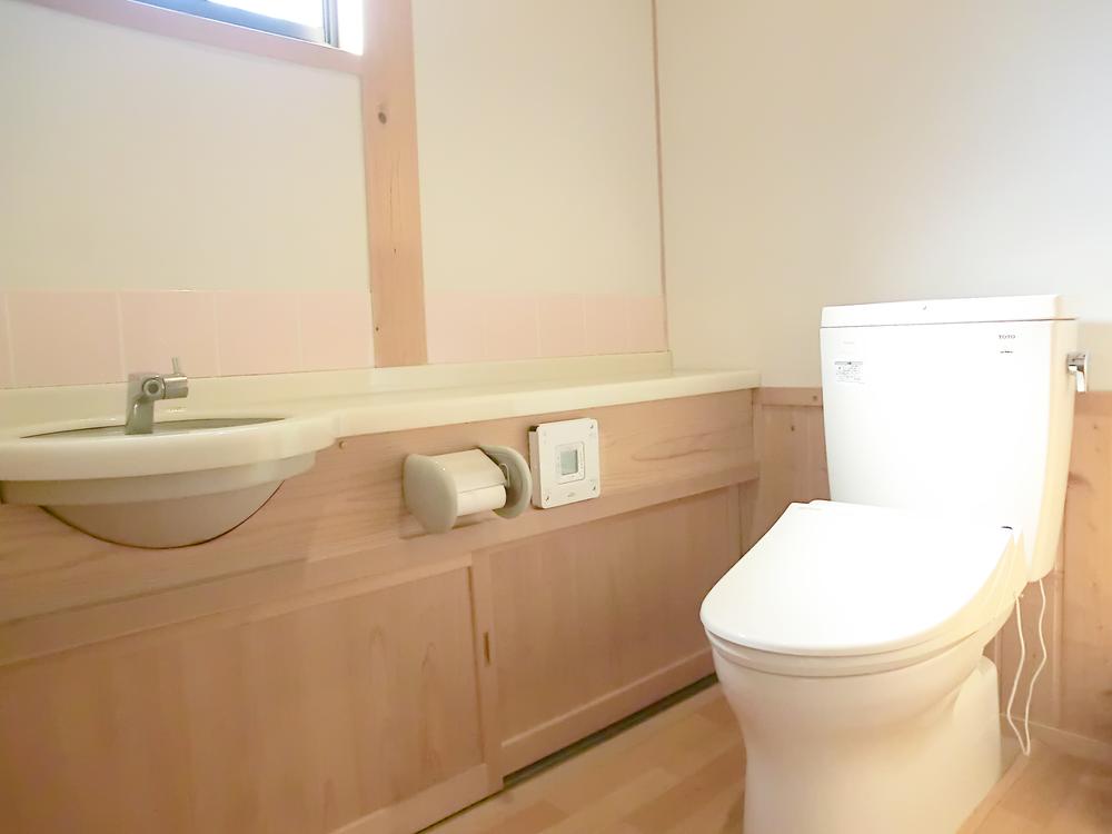 Toilet. Indoor (July 2013) Shooting