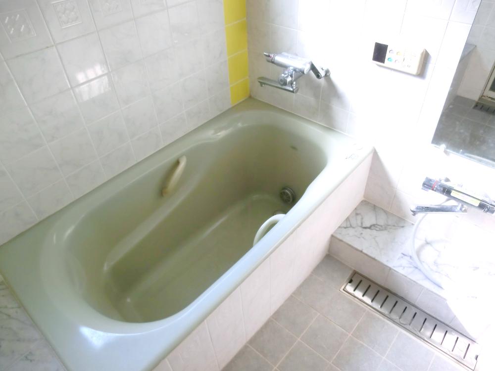 Bathroom. Indoor (July 2013) Shooting