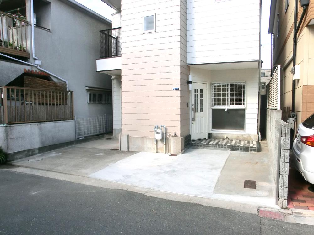 Local appearance photo. Local (11 May 2013) Shooting