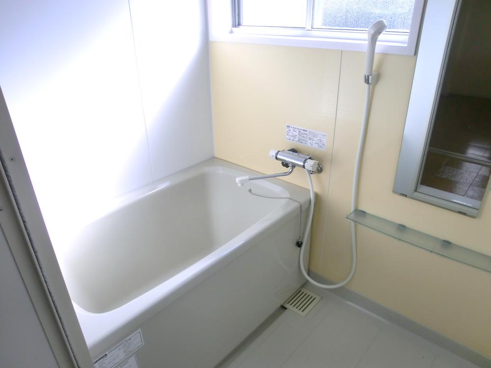 Bathroom. Indoor (11 May 2013) Shooting