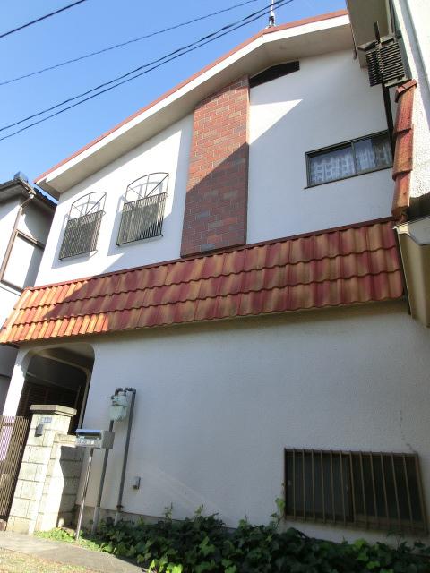 Local appearance photo. Perfect for warm colors of the tiles fall and winter on a white background. 