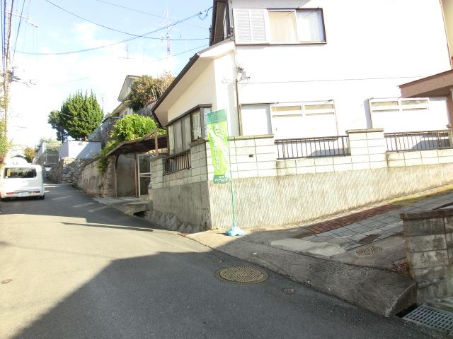 Local photos, including front road. Less safe road of traffic. 