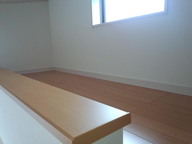 Non-living room. Loft About 1.5 Pledge