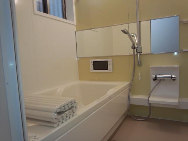 Bathroom. TV with bathroom Dried room in the bathroom dryer are easy With course Reheating function