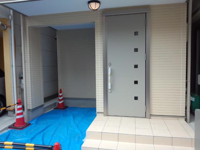 Parking lot. m (_ _) m large car will not enter