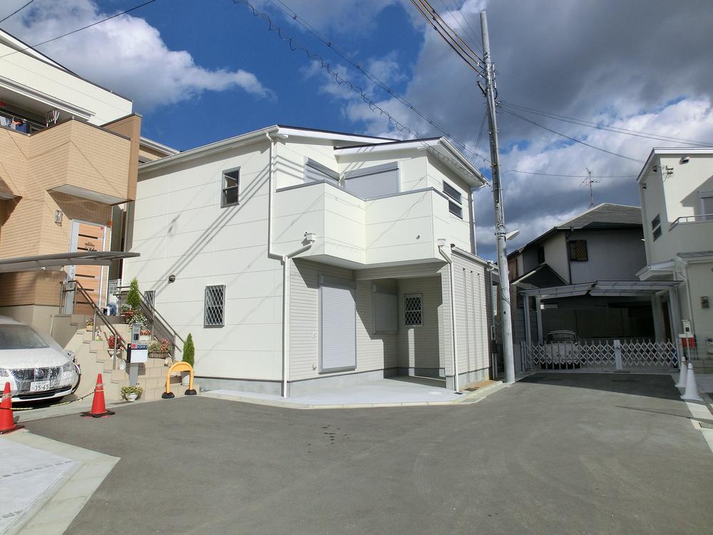 Local appearance photo. Indoor (12 May 2013) Shooting Yang hit in the south-facing is as you can see!