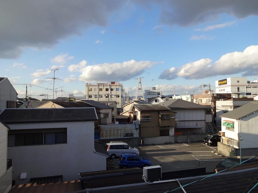 View photos from the dwelling unit. View from the site (November 2013) Shooting