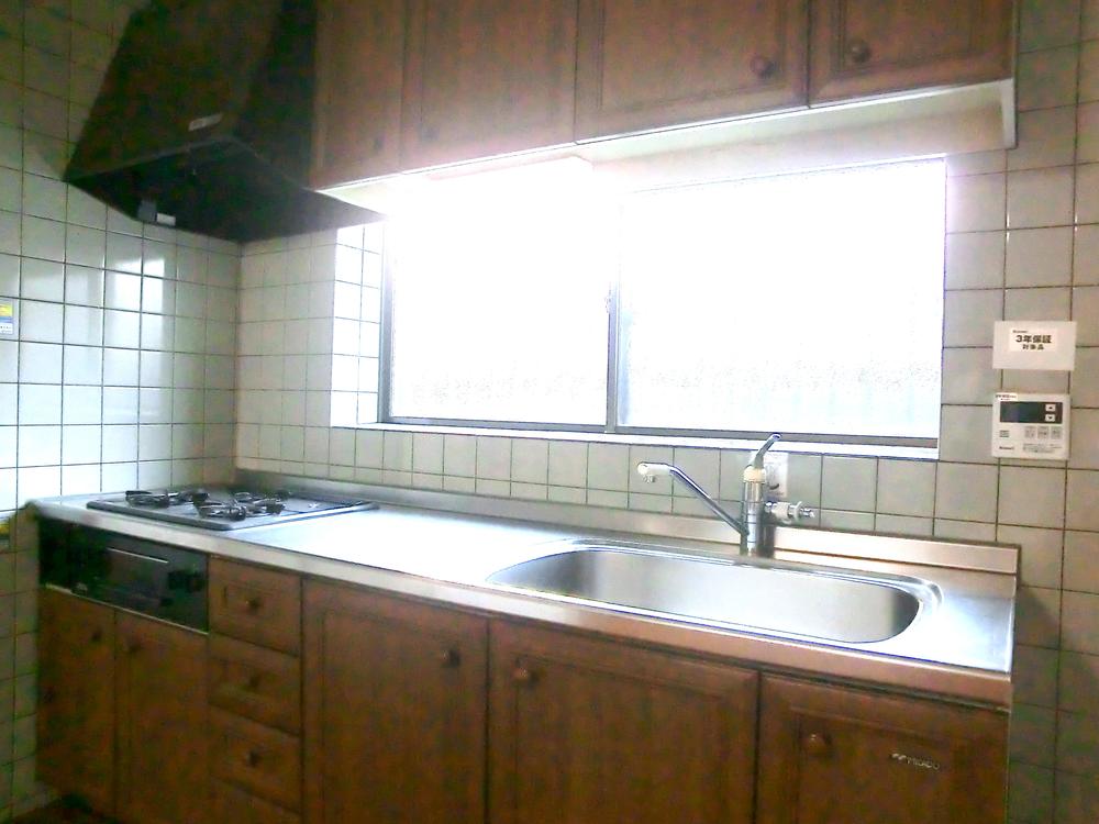 Kitchen. Room (May 2013) Shooting