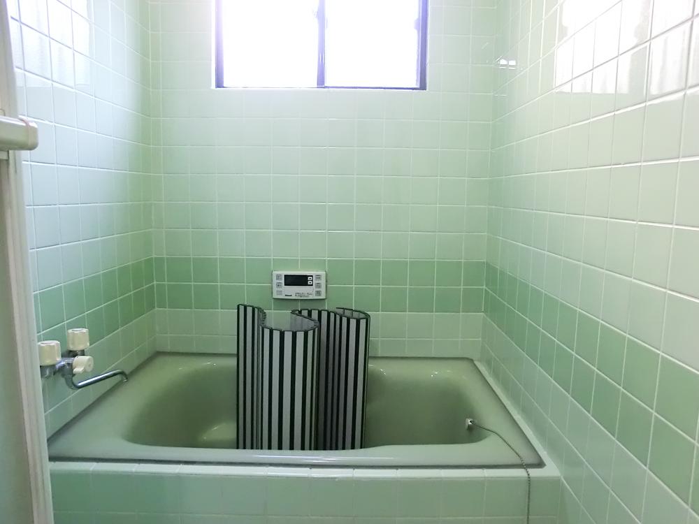 Bathroom. Room (May 2013) Shooting