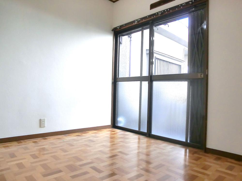 Non-living room. Room (May 2013) Shooting