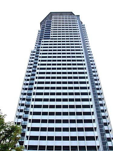 Shopping centre. Merodo to Suita 1582m