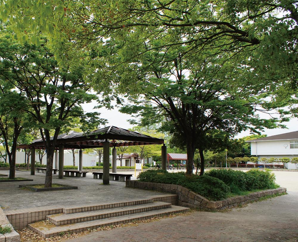 Other. Park is dotted, Environment where you can enjoy nature and the city of the good relationship