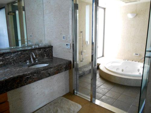 Bathroom. Indoor (08 May 2013) Shooting