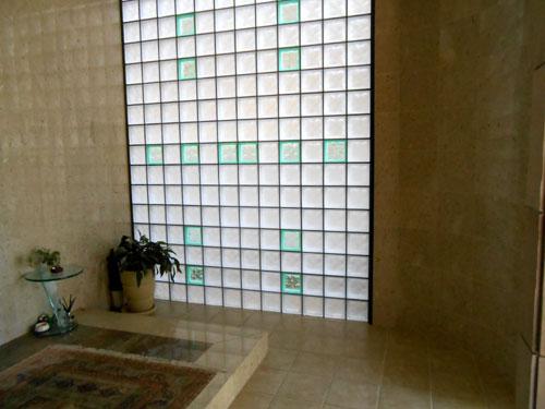 Entrance. Local (08 May 2013) Shooting