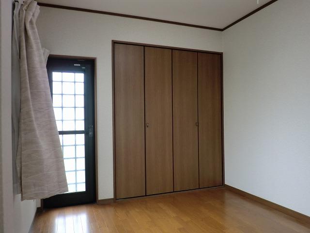 Non-living room. Indoor (06 May 2013) Shooting