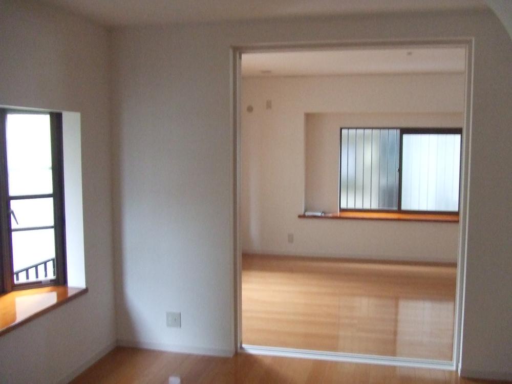 Living. About 22 Pledge of wide LKD