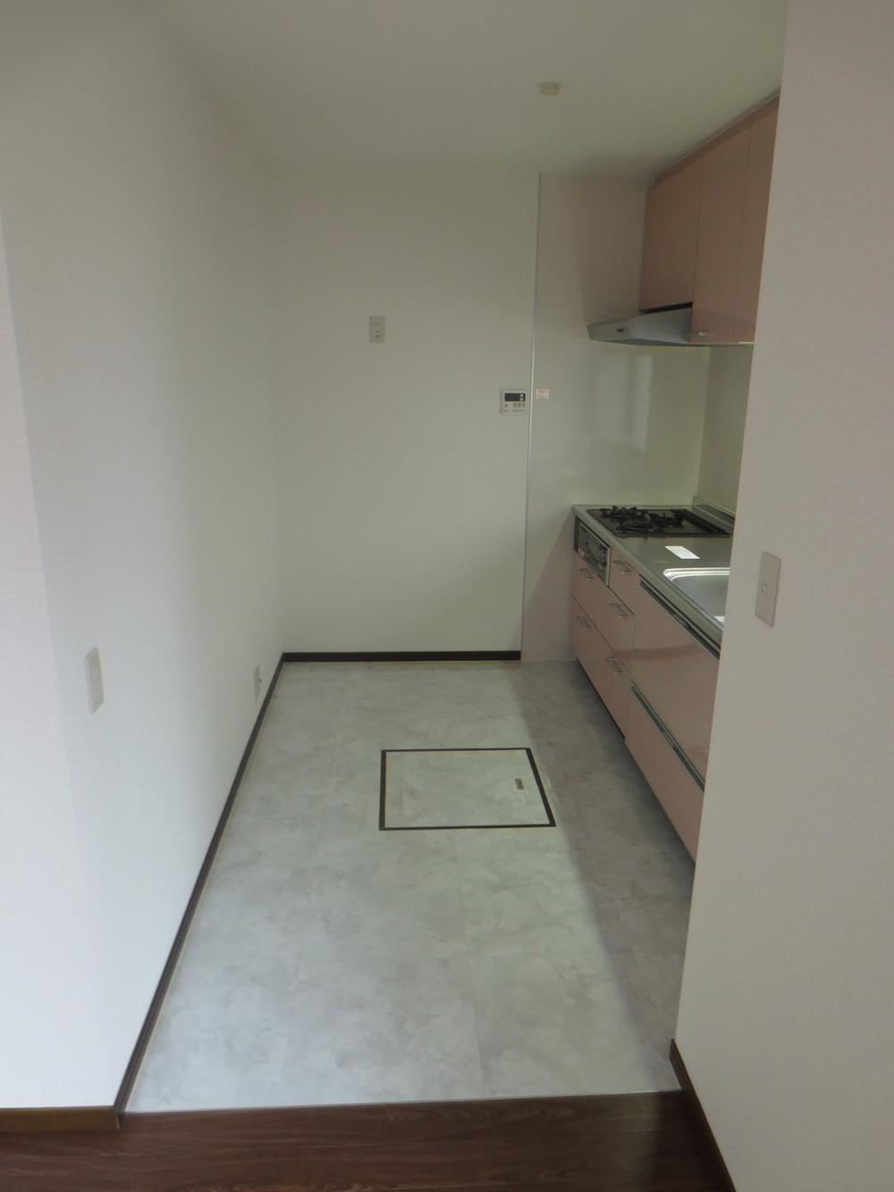 Kitchen. Underfloor Storage