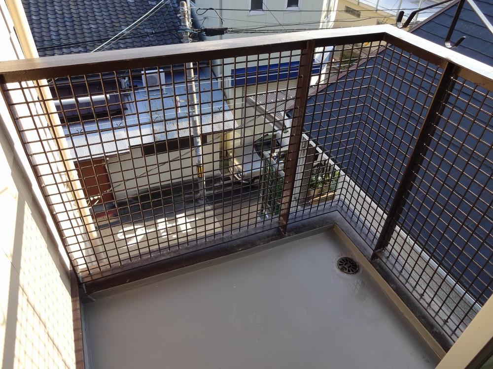 Balcony. Preeminent balcony per yang! Second floor ・ Located on the third floor