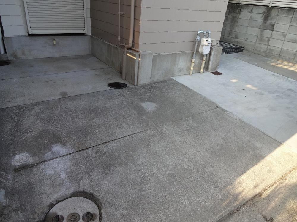 Parking lot. You can park two cars