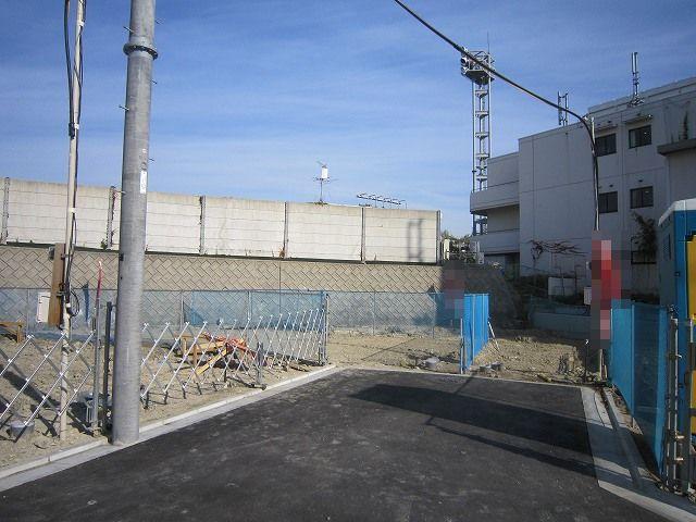 Local photos, including front road. Local (December 9, 2013) Shooting