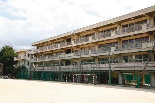 Junior high school. 740m to Suita Tateyama Tanaka school