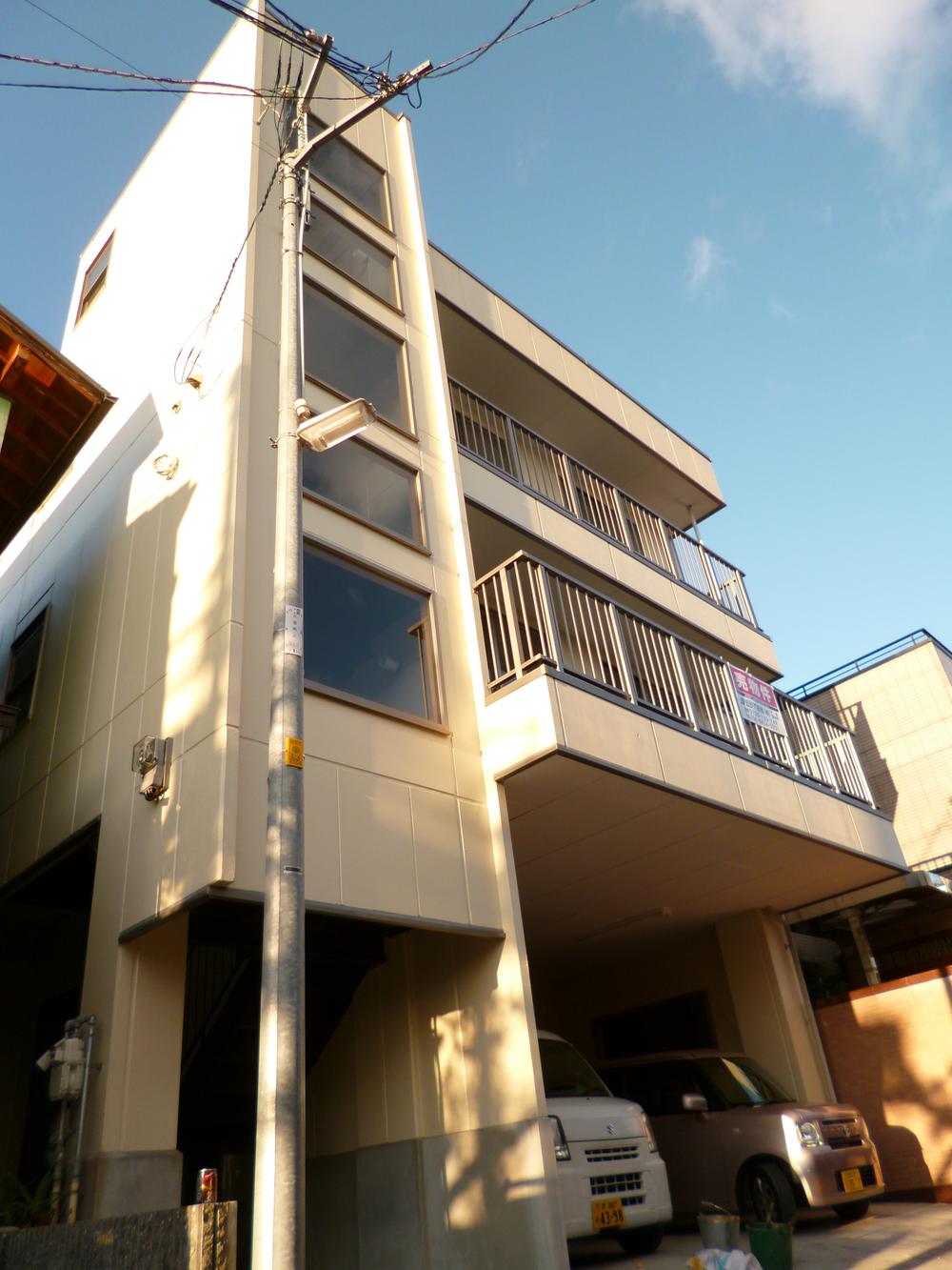 Local appearance photo. Local (12 May 2013) Shooting