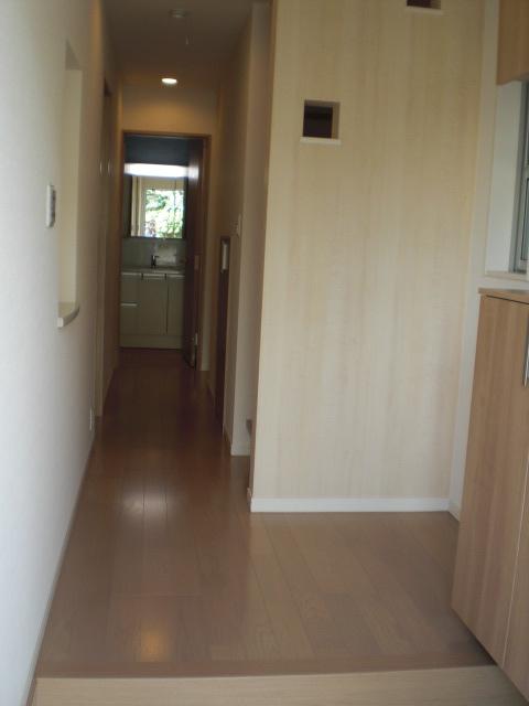 Entrance. Local (August 2013) Shooting